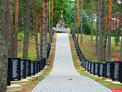 Братская могила воинов 3-й ударной армии.